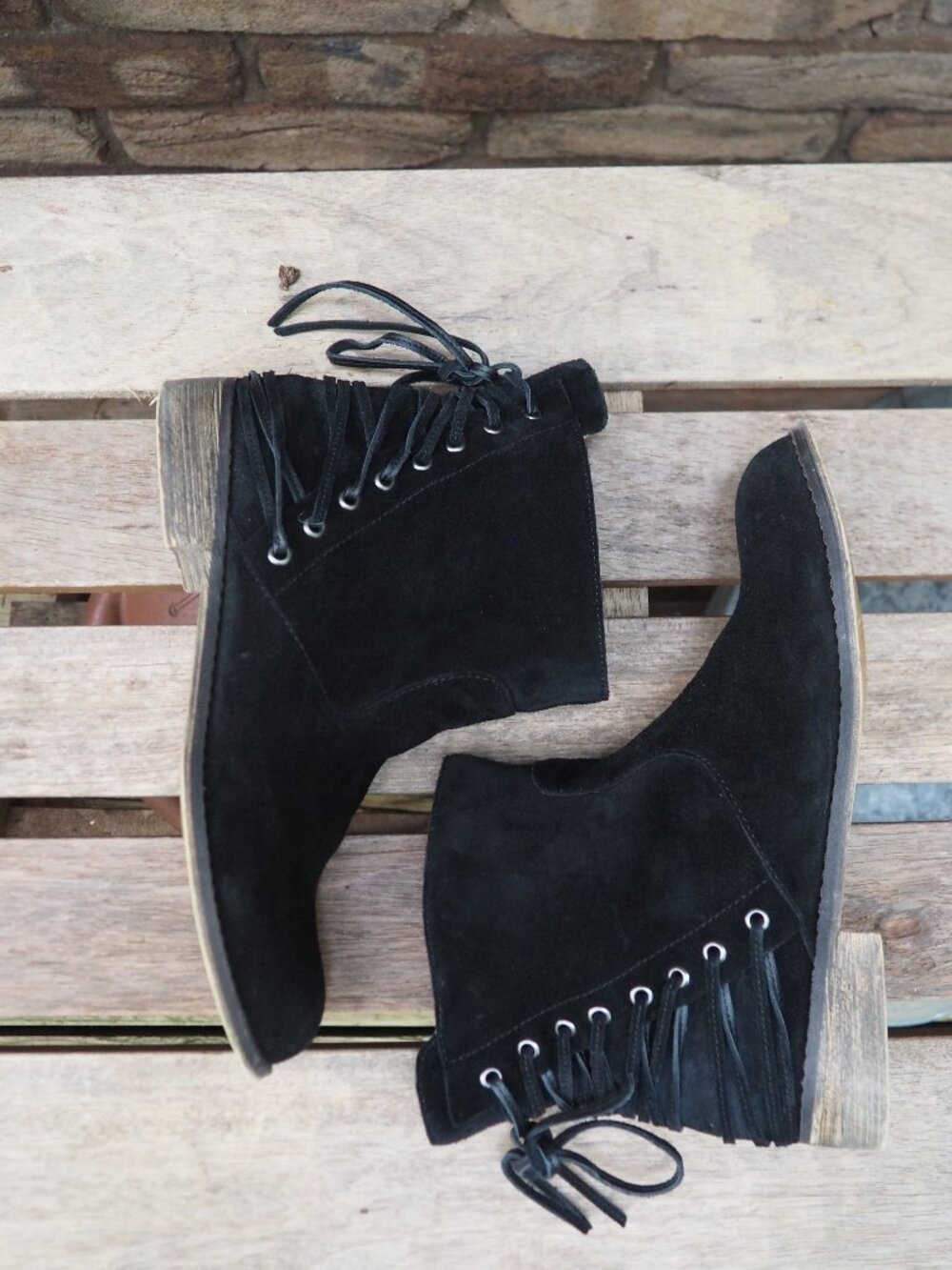Betsey Johnson Becan black suede back-laced corset ankle boot flat bootie 7.5
